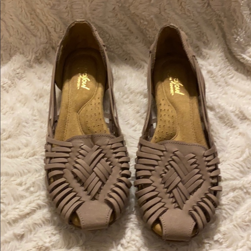 Tan flats